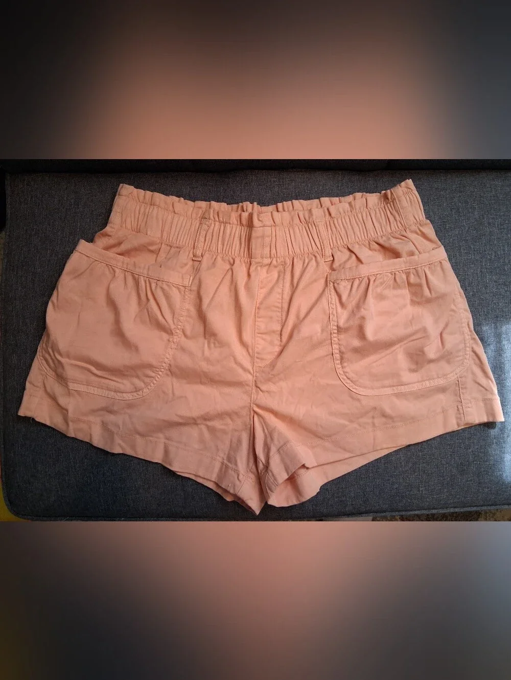 American Eagle Outfitters Peach High-Waist Elastic Shorts